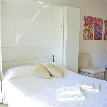 Monoambiente Super Amplio Y Comodo, Ideal Para Explorar La Ciudad Buenos Aires Eksteriør billede