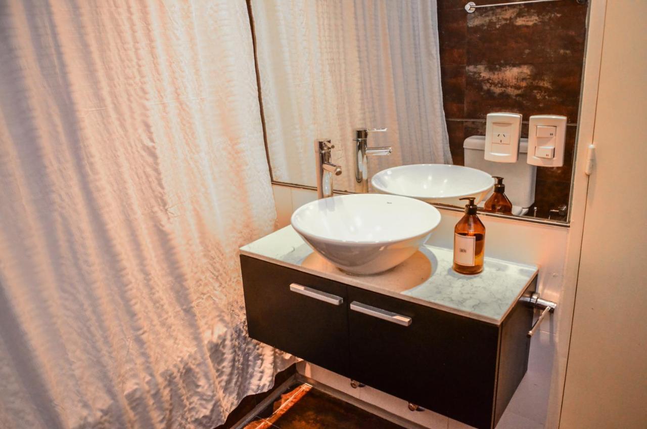 Monoambiente Super Amplio Y Comodo, Ideal Para Explorar La Ciudad Buenos Aires Eksteriør billede