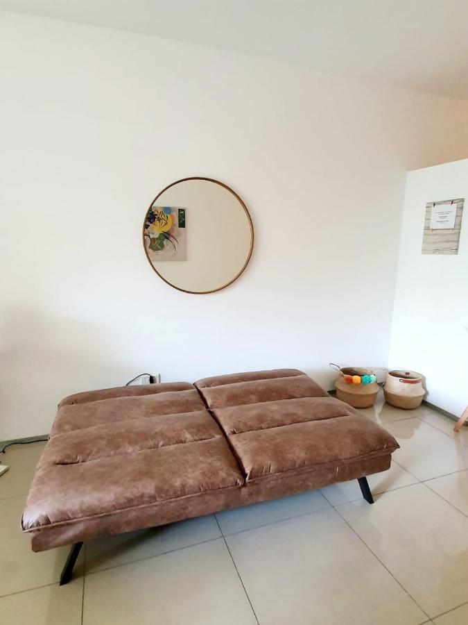 Monoambiente Super Amplio Y Comodo, Ideal Para Explorar La Ciudad Buenos Aires Eksteriør billede