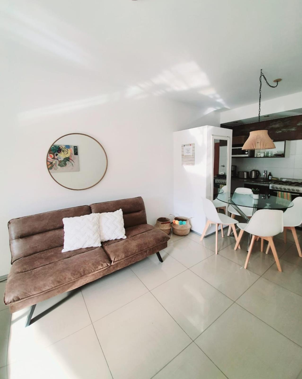 Monoambiente Super Amplio Y Comodo, Ideal Para Explorar La Ciudad Buenos Aires Eksteriør billede