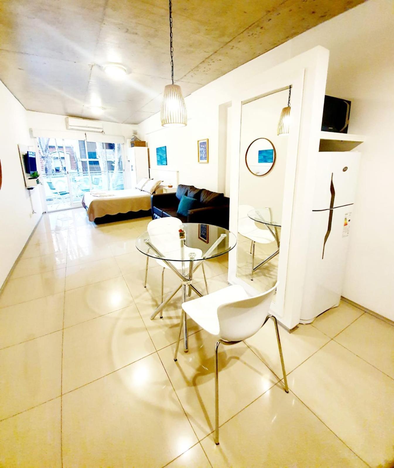 Monoambiente Super Amplio Y Comodo, Ideal Para Explorar La Ciudad Buenos Aires Eksteriør billede